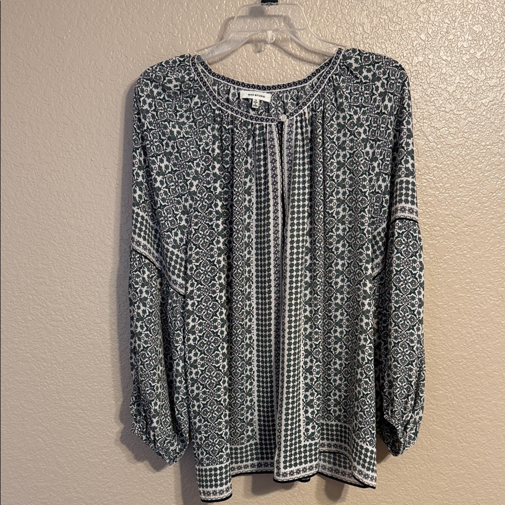 Max Studio Green and White Printed Long Sleeve Blouse